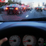 Condusul pe timp de ploaie – 10 sfaturi practice!
